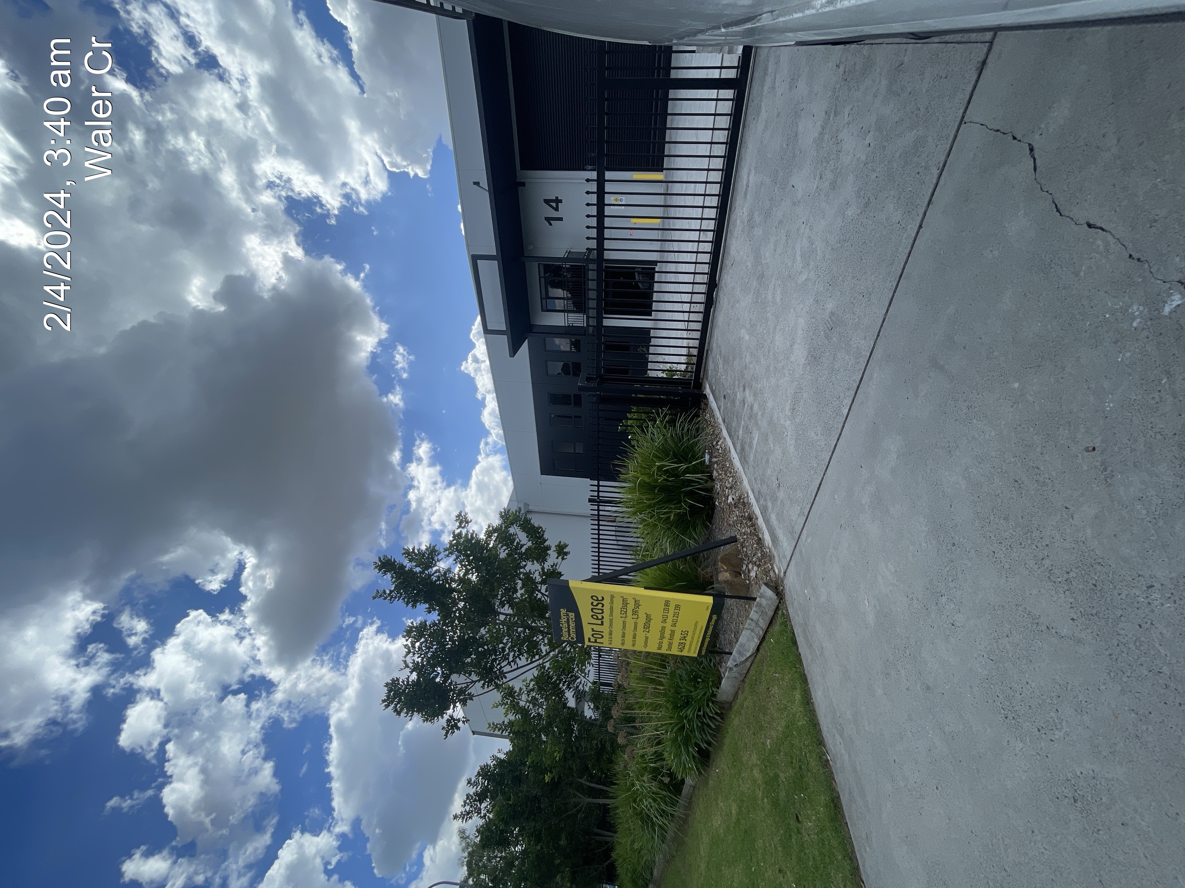 Site frontage before landscaping, Waler Cr